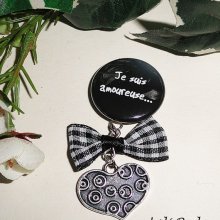 Broche de mensagem "I love you" com arco e gota de cristal