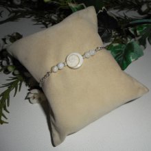 Pulseira de Santa Lúcia com missangas madrepérola sobre corrente de prata 925