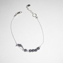 Bracelete original de contas de golfinhos e hematites em corrente de prata 925