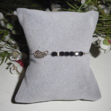 Pulseira original com pequenas contas de cristal preto em corrente de prata 925