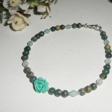 Pulseira gorgoniana verde pérola e rosa sobre fecho de prata