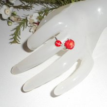 Anel original de prata 925 com rosa coral e joaninha de esmalte vermelho