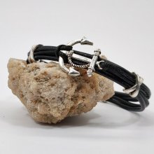 Pulseira masculina de couro multi-fio com âncora metálica prateada